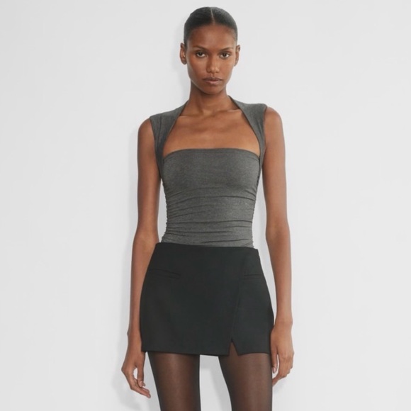 Aritzia Tops - Aritzia Original Contour Flourish Top